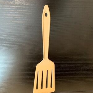 Hutzler Rare Beige Slanted Spatula Nylon Slotted  Turner Flipper No 717 LOPOL